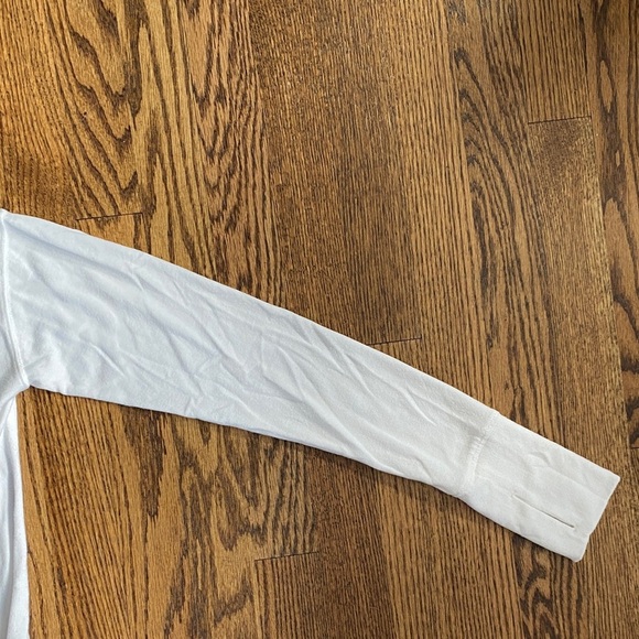White Athleta rounded hem long sleeve shirt, size S. Great condition some pill - Picture 5 of 11